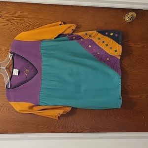 Sacred Threads retro color block top. Small